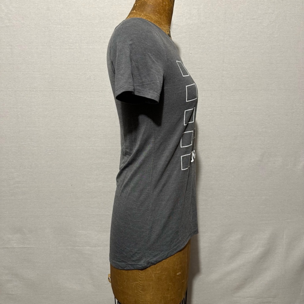 Women's graphic t-shirt - size M - Picture 2 of 5